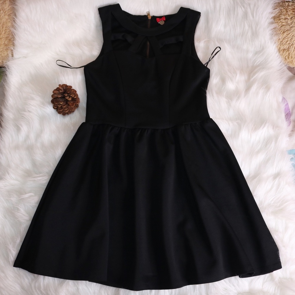 Poof! Black Fancy Dress